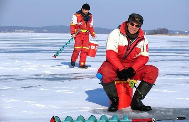 Overview of ice fishing live